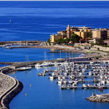 보트호텔 Posto Barca 7,5 Mt -Marina Di San Lorenzo 샌로렌조알메어